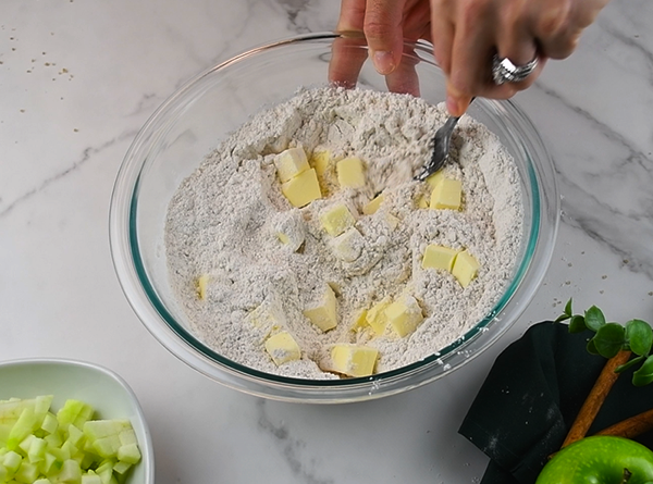 Apple Cinnamon Crunch Scones - Step 3